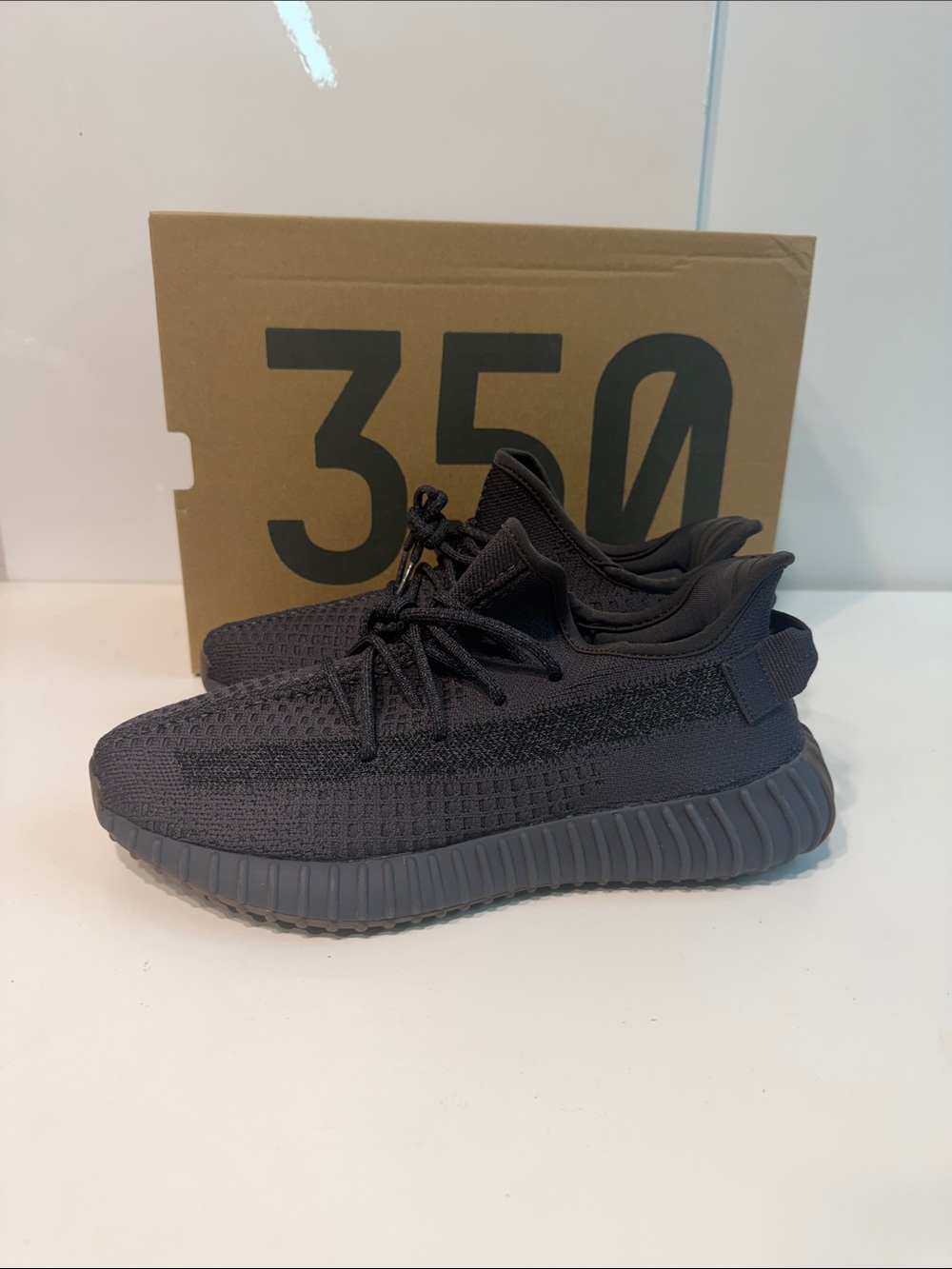Yeezy 350 v2 boost black galaxy men’s size 8 shoes
